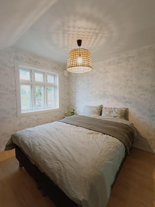 Villa Charming House In Ulsteinvik With Free Parking Exterior foto