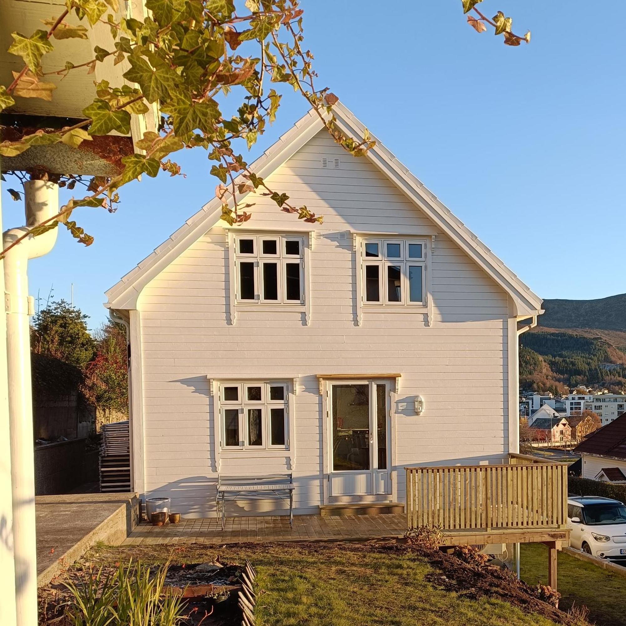 Villa Charming House In Ulsteinvik With Free Parking Exterior foto